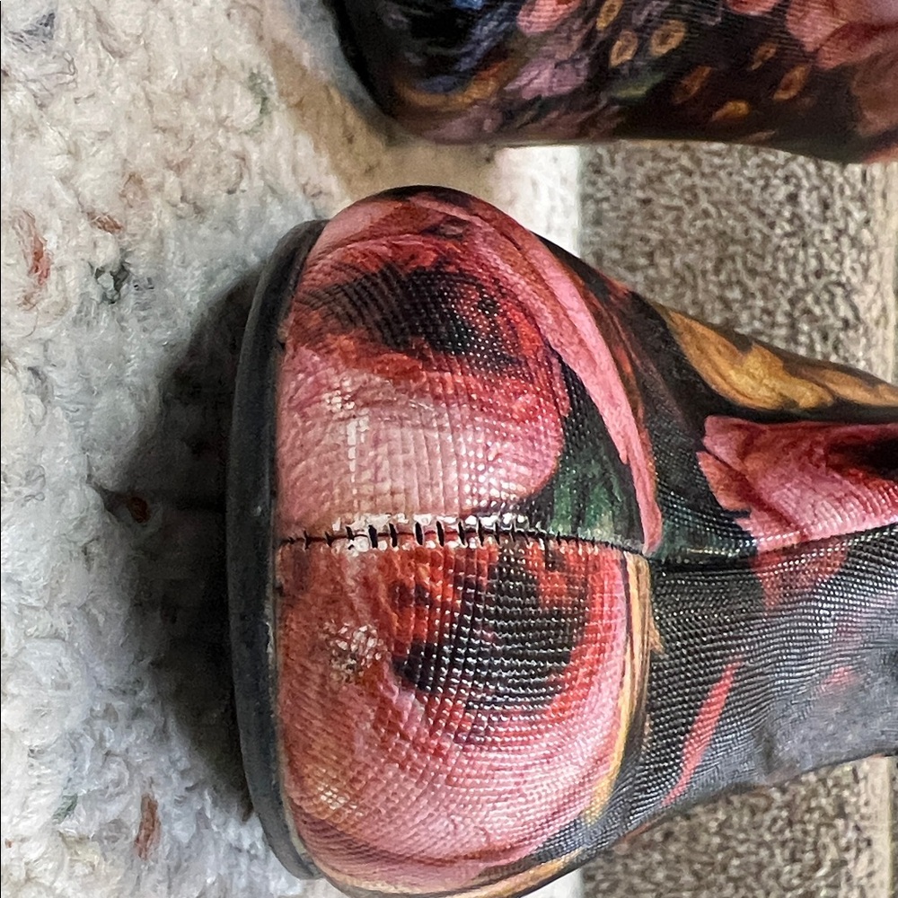 Super Fun Floral Ankle Boots - Picture 6 of 8